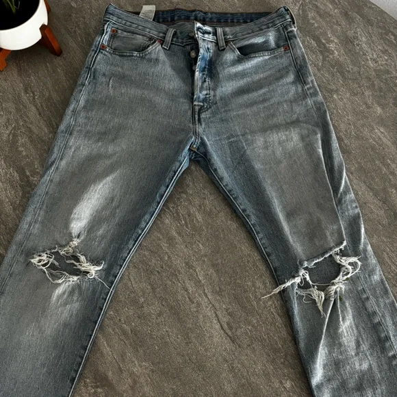 Used - Picture 2 of 3